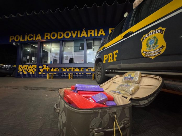 Motorista de aplicativo é preso com 40kg de maconha e skunk, na BR-364, em Rondonópolis/MT Motorista de aplicativo é preso com 40kg de maconha e skunk, na BR-364, em Rondonópolis/MT