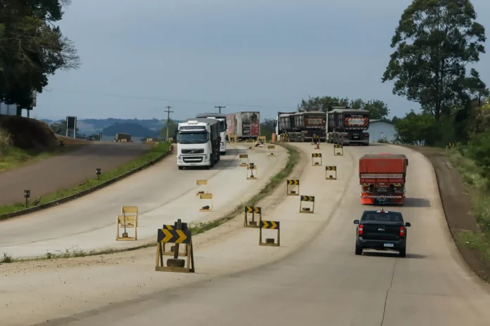 Leilão para concessão do Lote 6 do Paraná acontece nesta quinta-feira (19) Leilão para concessão do Lote 6 do Paraná acontece nesta quinta-feira (19)