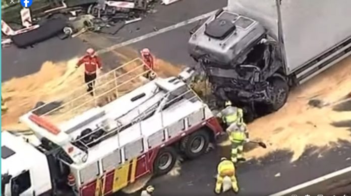 Quatro pessoas morrem em acidente na Bandeirantes (SP-348), em Jundiaí Quatro pessoas morrem em acidente na Bandeirantes (SP-348), em Jundiaí