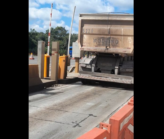 VÍDEO: Evasão de veículos comerciais chega a quase 10 mil em 3 meses na BR-135 e LMG-754 VÍDEO: Evasão de veículos comerciais chega a quase 10 mil em 3 meses na BR-135 e LMG-754