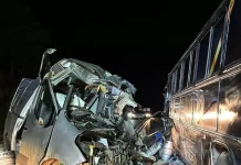 Acidente entre ônibus e van mata motorista na BR-470/SC, em Curitibanos Acidente entre ônibus e van mata motorista na BR-470/SC, em Curitibanos