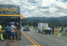 Acidente com ônibus e carro na BR-277/PR deixa 2 idosos mortos Acidente com ônibus e carro na BR-277/PR deixa 2 idosos mortos