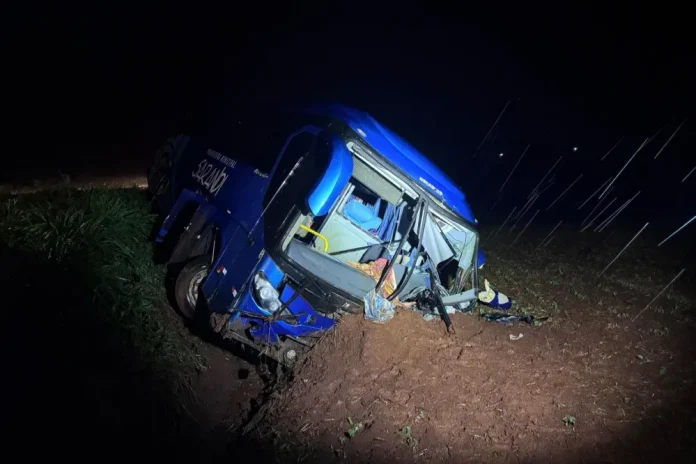 Acidente envolvendo ônibus que levava time de futsal sub-11 de Sarandi e caminhão deixa um morto e 24 feridos Acidente envolvendo ônibus que levava time de futsal sub-11 de Sarandi e caminhão deixa um morto e 24 feridos