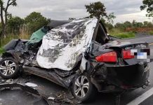Acidente entre carro e ônibus mata quatro pessoas na BR-135, em Minas Acidente entre carro e ônibus mata quatro pessoas na BR-135, em Minas