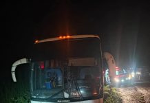 Um dos ônibus de acidente com morte na BR-153/GO está irregular Um dos ônibus de acidente com morte na BR-153/GO está irregular