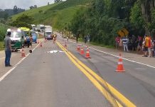 Criança de 4 anos morre na BR-116/MG após colisão da motocicleta do avô Criança de 4 anos morre na BR-116/MG após colisão da motocicleta do avô