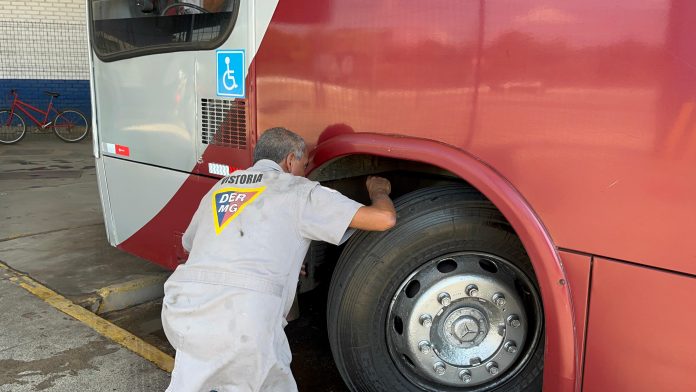 Governo de Minas Gerais encerra contratos com empresa de ônibus Governo de Minas Gerais encerra contratos com empresa de ônibus