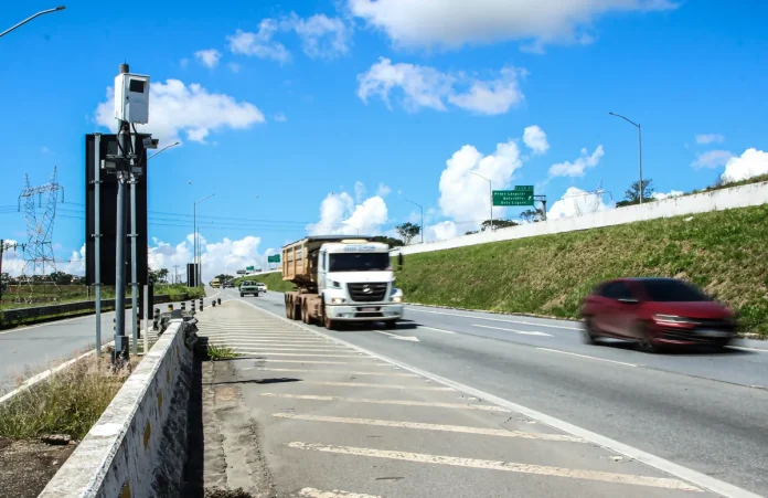 Mais de 760 radares vão contribuir para aumentar a segurança nas rodovias mineiras Mais de 760 radares vão contribuir para aumentar a segurança nas rodovias mineiras
