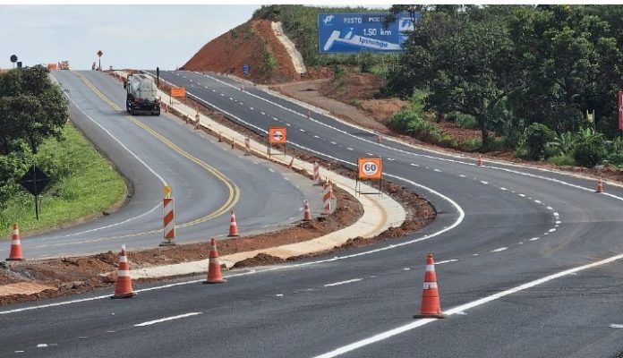 Eco135 cancela liberação de trecho de 4km na BR-135/MG, prevista para hoje (30) Eco135 cancela liberação de trecho de 4km na BR-135/MG, prevista para hoje (30)