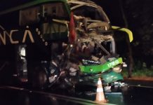 Acidente entre 2 ônibus deixa uma pessoa morta na BR-153, em Mara Rosa (GO) Acidente entre 2 ônibus deixa uma pessoa morta na BR-153, em Mara Rosa (GO)