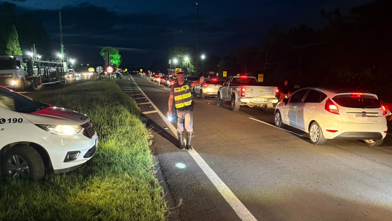 Operação na SP-270 realiza mais de 2 mil testes de bafômetro e multa 36 condutores