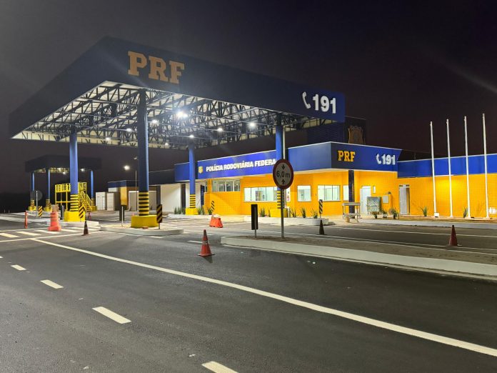PRF inaugura base operacional na BR-487/PR e homenageia inspetor Huanderson PRF inaugura base operacional na BR-487/PR e homenageia inspetor Huanderson