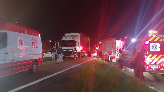 Acidente na BR-470/SC deixa 5 crianças feridas, em Blumenau