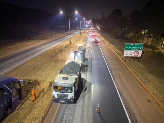 BR-040/MG recebe melhorias na sinalização e no pavimento, entre BH e Juiz de Fora BR-040/MG recebe melhorias na sinalização e no pavimento, entre BH e Juiz de Fora