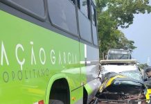 Viatura da PRF bate em traseira de ônibus da Viação Garcia na BR-376/PR Viatura da PRF bate em traseira de ônibus da Viação Garcia na BR-376/PR