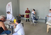 Caminhoneiros têm serviços de saúde na Dutra, nesta quarta (5), em Pindamonhangaba (SP) Caminhoneiros têm serviços de saúde na Dutra, nesta quarta (5), em Pindamonhangaba (SP)