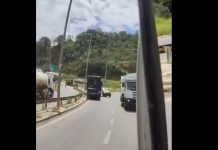 VÍDEO: Caminhoneiro flagra ônibus na contramão na BR-381/MG, em Ravena VÍDEO: Caminhoneiro flagra ônibus na contramão na BR-381/MG, em Ravena