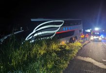 Motorista de ônibus da Reunidas fica ferido em acidente na BR-470/SC, em Rodeio Motorista de ônibus da Reunidas fica ferido em acidente na BR-470/SC, em Rodeio