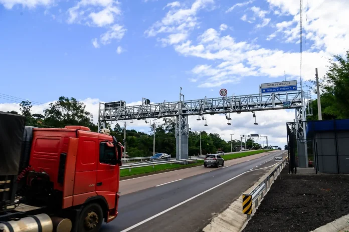 Usuários da Caminhos da Serra Gaúcha já pagam pedágio mais caro, neste sábado (1º/2) Usuários da Caminhos da Serra Gaúcha já pagam pedágio mais caro, neste sábado (1º/2)
