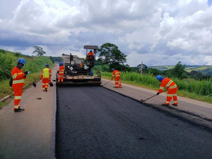 Concessionária mineira realiza obras de revitalização em quatro rodovias Concessionária mineira realiza obras de revitalização em quatro rodovias