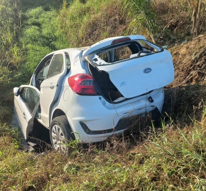 Motorista morre ao chocar contra barranco na SC-417, em Garuva Motorista morre ao chocar contra barranco na SC-417, em Garuva