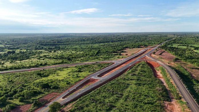 Finalizada a obra de implantação de 24 quilômetros da BR-135/BA Finalizada a obra de implantação de 24 quilômetros da BR-135/BA