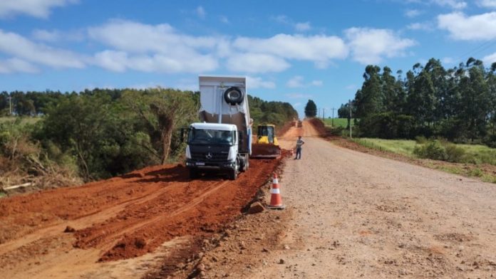 Rodovias da Fronteira Oeste do RS recebem investimentos da ordem de R$164 milhões Rodovias da Fronteira Oeste do RS recebem investimentos da ordem de R$164 milhões