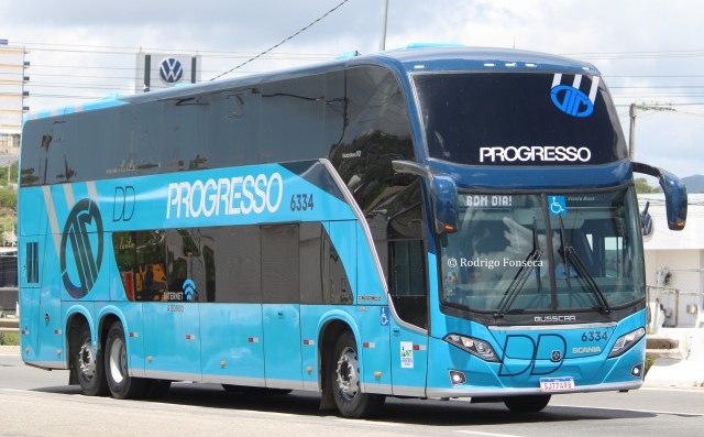 Ônibus da Progresso atropela cavalo, tomba e deixa 14 feridos, na BR-232/PE, em Serra Talhada