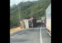 Carreta com freio adulterado tomba na BR-376/PR e provoca interdição de quase 3 horas Carreta com freio adulterado tomba na BR-376/PR e provoca interdição de quase 3 horas