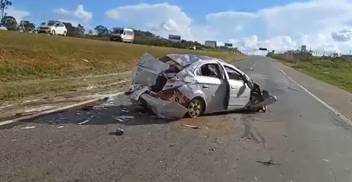 Acidente na BR-060/GO deixa 1 morto, após capotamento de carro, em Anápolis Acidente na BR-060/GO deixa 1 morto, após capotamento de carro, em Anápolis