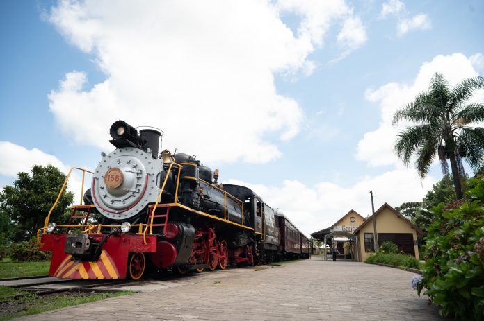 Passeios de trem nas ferrovias gaúchas proporcionam imersão na cultura e na tradição Passeios de trem nas ferrovias gaúchas proporcionam imersão na cultura e na tradição