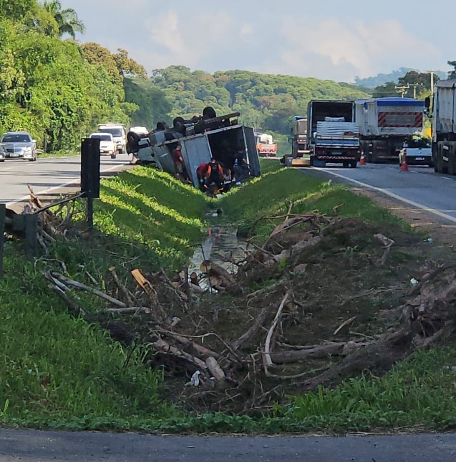 Motorista de camionete é flagrado a 150 km/h na BR-277/PR, em Paranaguá