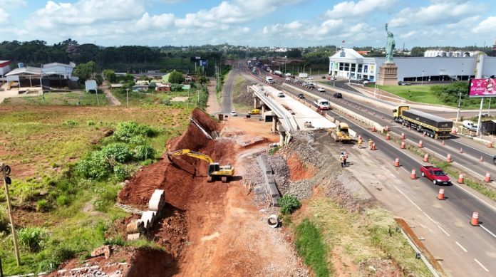 Obras em alça de acesso à Rua Bento Rosa, em Lajeado (RS), alteram o tráfego local Obras em alça de acesso à Rua Bento Rosa, em Lajeado (RS), alteram o tráfego local