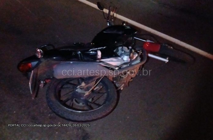 Casal de motoqueiros morre em acidente na SP-333, em Tarumã