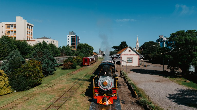 Passeios de trem nas ferrovias gaúchas proporcionam imersão na cultura e na tradição
