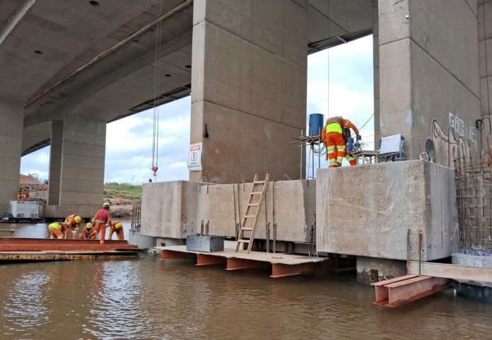 Concessionária realiza ensaios para avaliar liberação de ponte do Rio Taquari na rodovia BR-386/RS, entre Estrela e Lajeado. Concessionária realiza ensaios para avaliar liberação de ponte do Rio Taquari na rodovia BR-386/RS, entre Estrela e Lajeado.