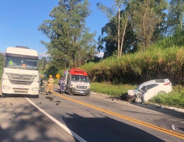 Duas mulheres morrem em colisão frontal na rodovia BR-265/MG