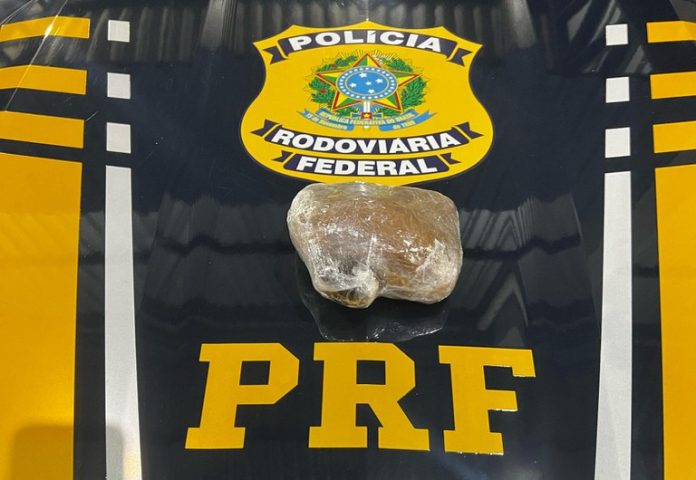 Passageiro é preso por tráfico de cocaína em ônibus na BR-364/RO