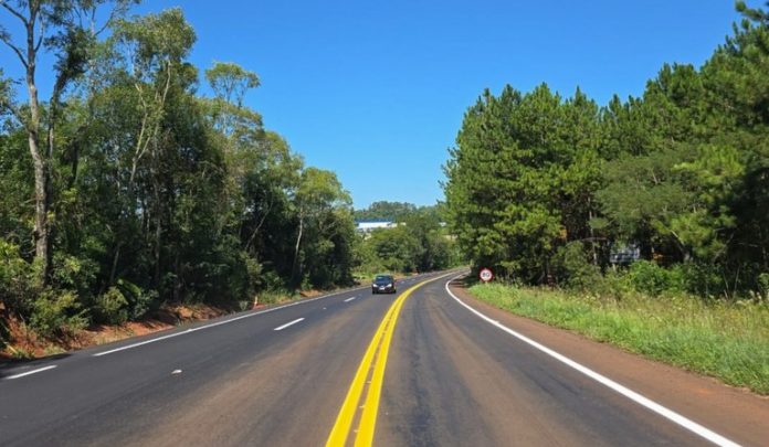 Usuários da BR 392/RS ganham faixa adicional, entre Cerro Largo e Cruz Alta Usuários da BR 392/RS ganham faixa adicional, entre Cerro Largo e Cruz Alta
