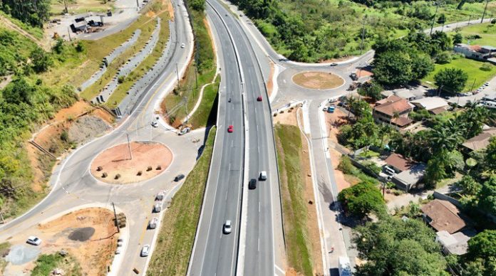 Liberado ao tráfego mais um viaduto na BR-470/SC, em Blumenau Liberado ao tráfego mais um viaduto na BR-470/SC, em Blumenau