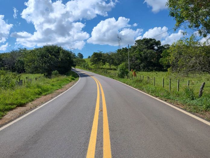 Finalizadas as obras de revitalização em trechos de rodovias na região de Oliveira (MG) Finalizadas as obras de revitalização em trechos de rodovias na região de Oliveira (MG)