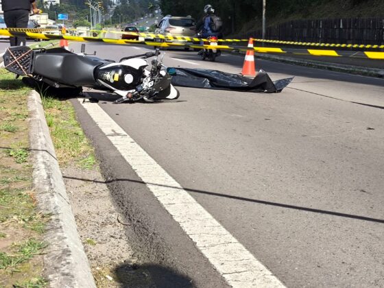 Motoqueiro morre em acidente na RSC-453, em Caxias do Sul (RS) Motoqueiro morre em acidente na RSC-453, em Caxias do Sul (RS)