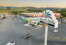 Caminhoneiros têm serviços gratuitos no Posto Arco-Íris em Roseira (SP), na Dutra