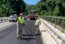 RJ-116 está com sistema ‘Pare-e-Siga’ na região de Cachoeiras de Macacu RJ-116 está com sistema 'Pare-e-Siga' na região de Cachoeiras de Macacu