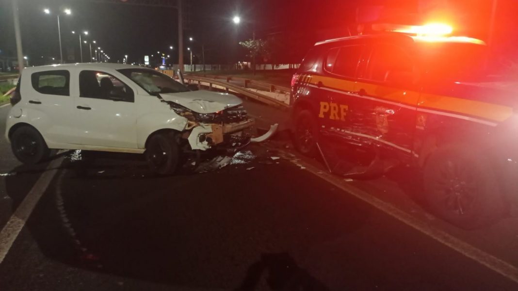 Motorista desobedece ordem de parada na BR-227/PR, é perseguido e detido