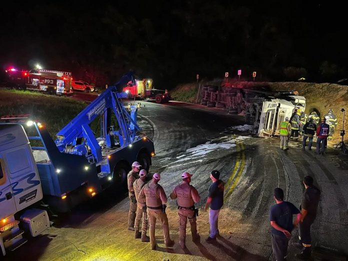 Caminhoneiro morre em acidente na SC-418, na Serra Dona Francisca