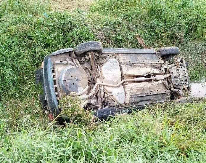 Capotamento na SC-110 deixa um morto e um ferido, em Timbó Capotamento na SC-110 deixa um morto e um ferido, em Timbó