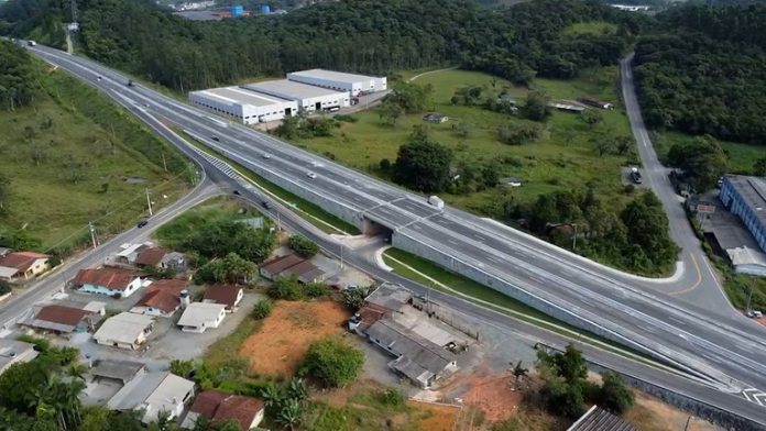 Liberada ao tráfego 1ª passagem inferior do lote 2.1, na BR-280/SC, em Guaramirim Liberada ao tráfego 1ª passagem inferior do lote 2.1, na BR-280/SC, em Guaramirim