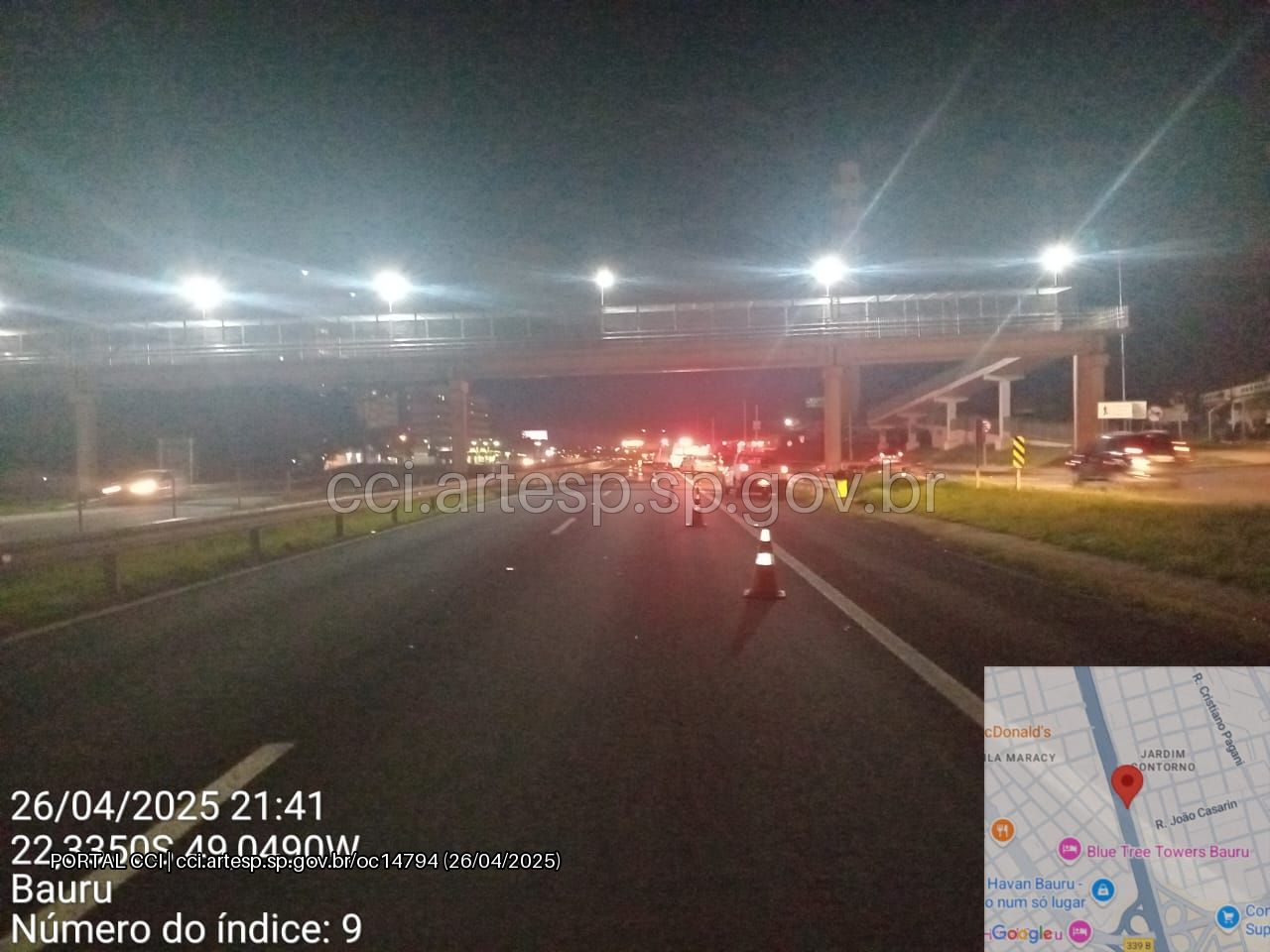 Pedestre é atropelado e morto sob passarela na SP-300, em Bauru