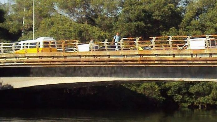 Pontes na MG-214 serão reformadas pelo DER de Minas, no Vale do Jequitinhonha Pontes na MG-214 serão reformadas pelo DER de Minas, no Vale do Jequitinhonha